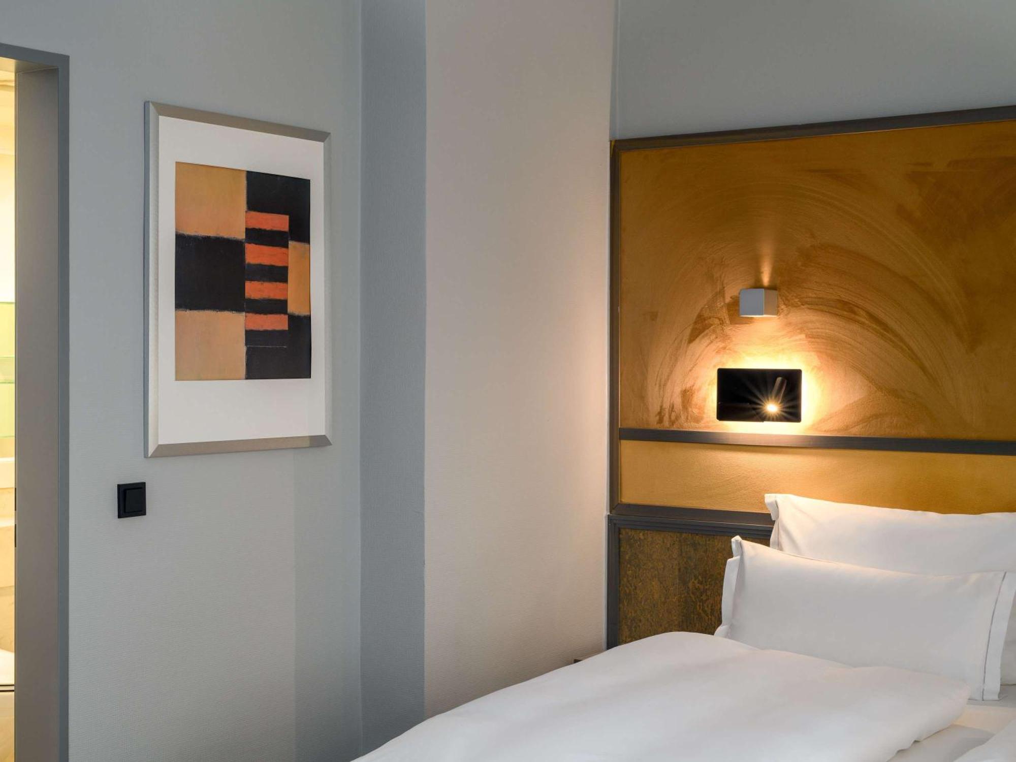 เมอร์เคียว ดอร์ทมุนด์ เซ็นทรุม Hotel ภายนอก รูปภาพ